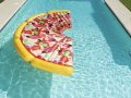 Dmuchany materac w kształcie pizzy